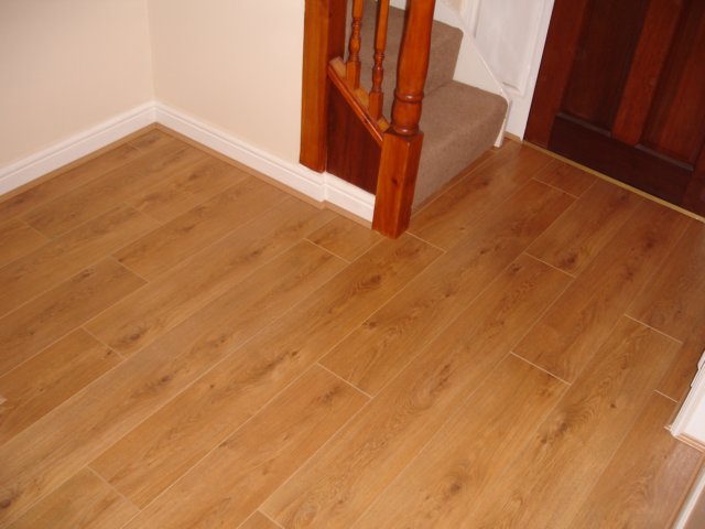 laminatebungalowhallway.jpg