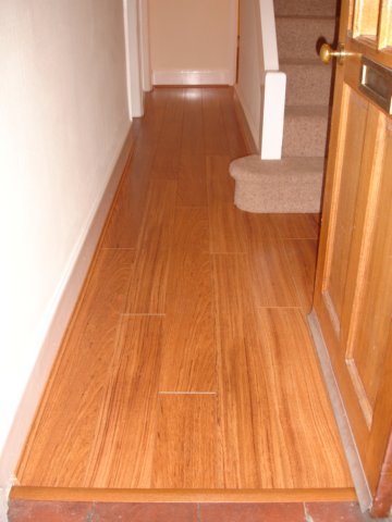 laminatehallwaywithstairnose.jpg