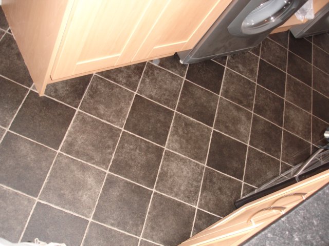 vinylcushionfloor.jpg